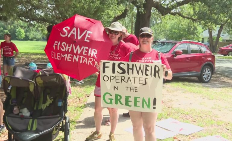 Parents of Fishweir Elementary protest school consolidation