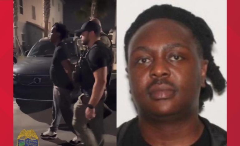 JSO: Suspect barricaded at Collins Preserve apartments